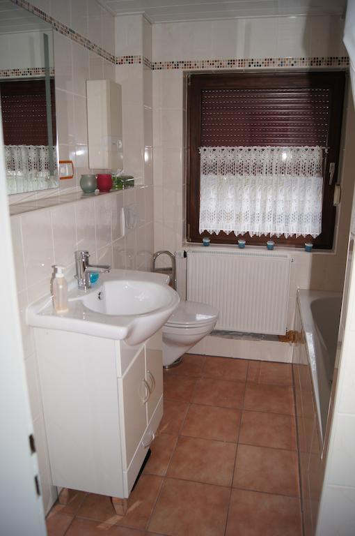 Ferienwohnung Bergisch Land Wermelskirchen Rum bild